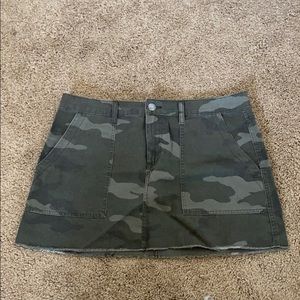 AERO Camo Hi-rise skirt